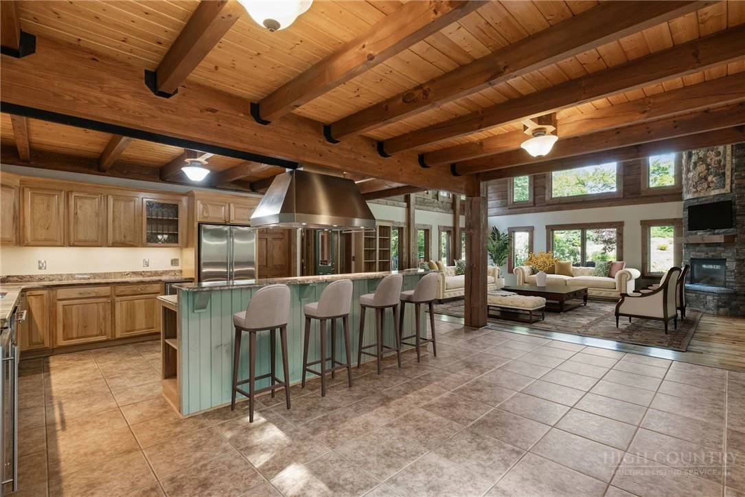 Image number 18 for the current listing