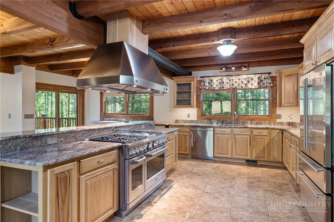 Image number 19 for the current listing