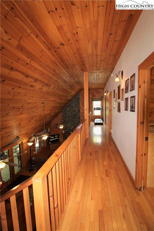 Image number 14 for the current listing