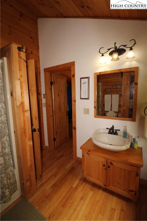 Image number 5 for the current listing