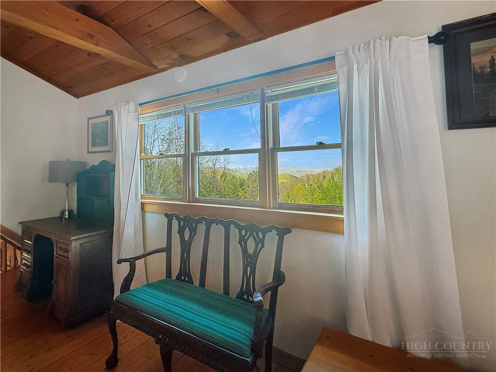 Image number 9 for the current listing