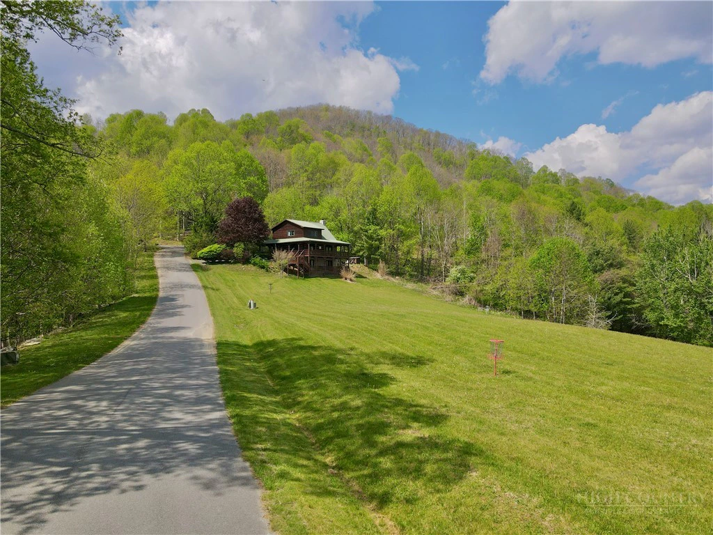 Image number 21 for the current listing