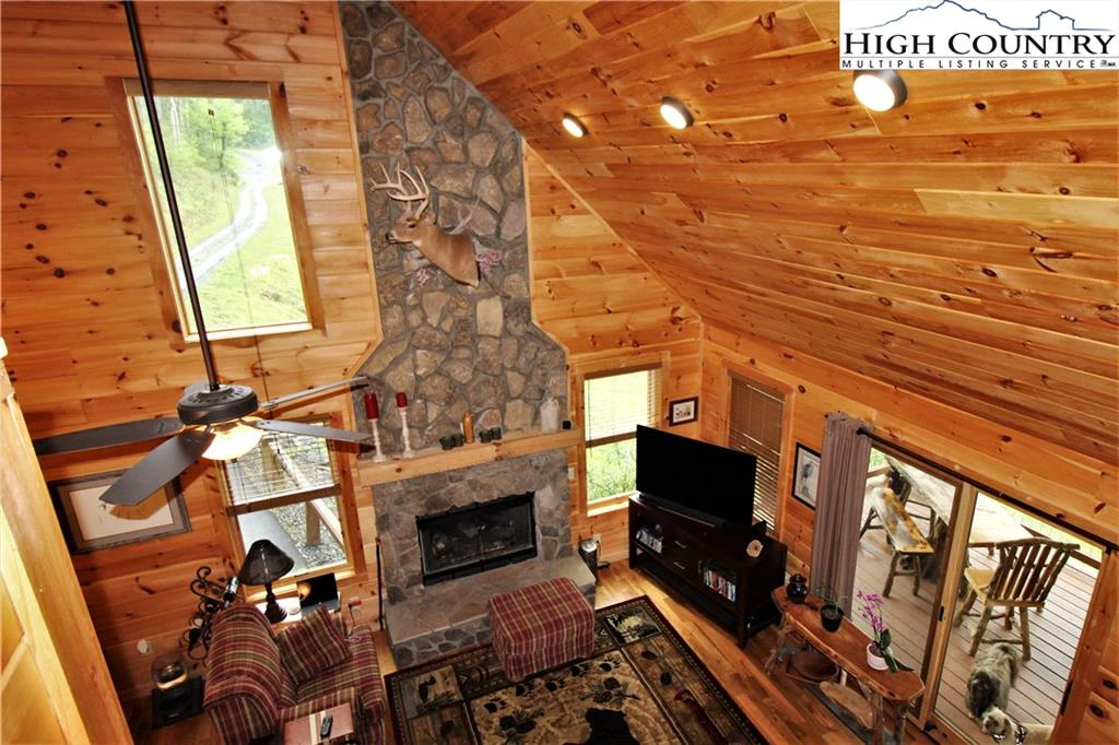 Image number 4 for the current listing