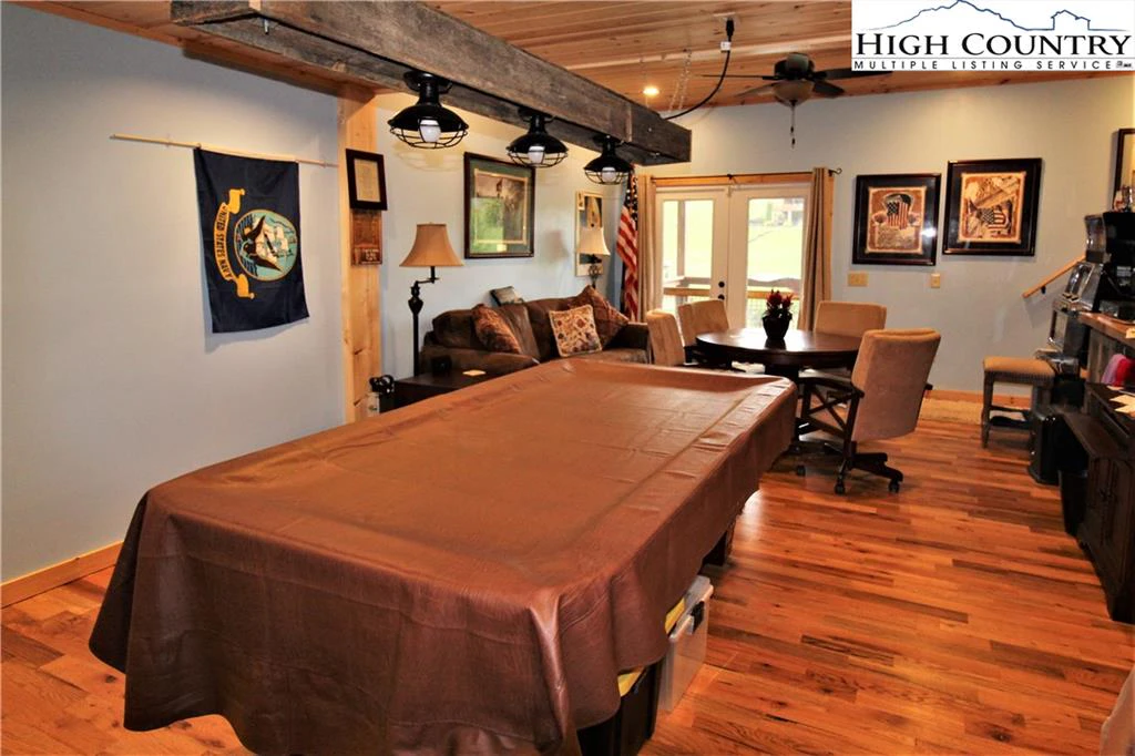 Image number 6 for the current listing