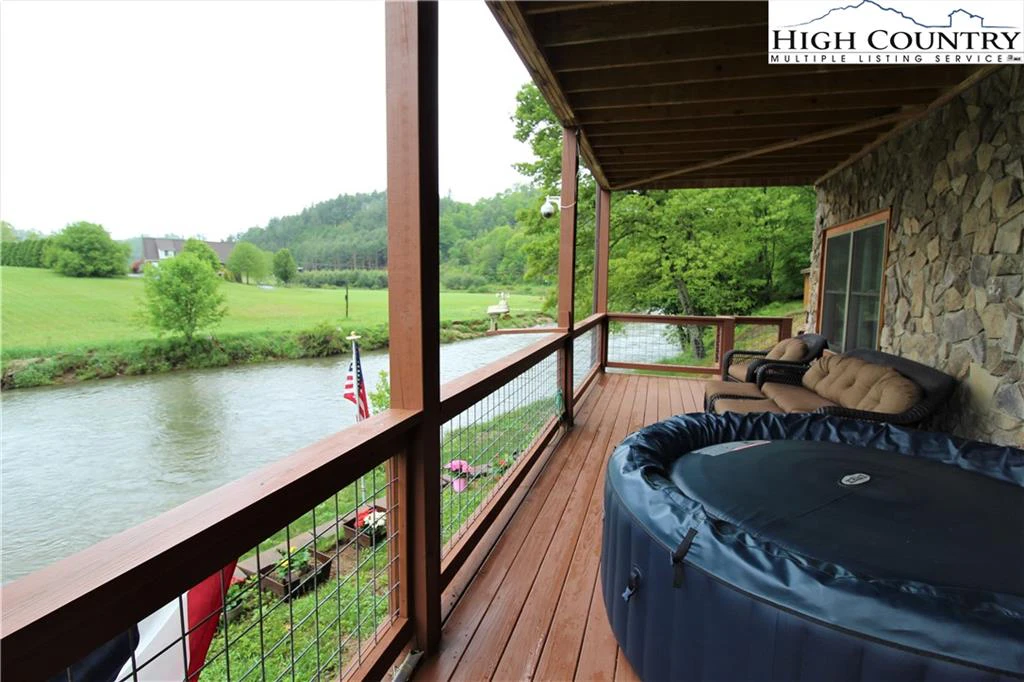 Image number 12 for the current listing