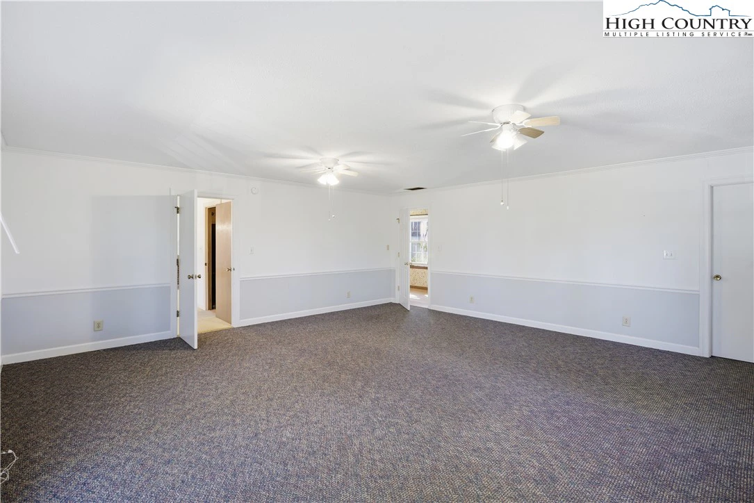 Image number 6 for the current listing