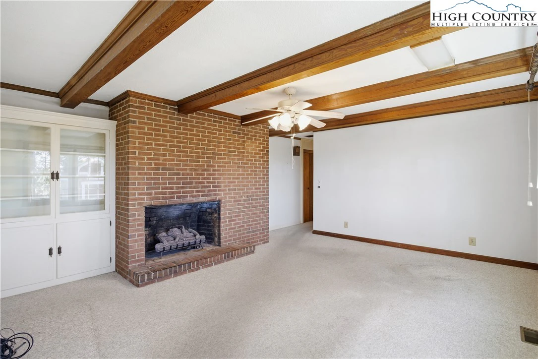 Image number 7 for the current listing