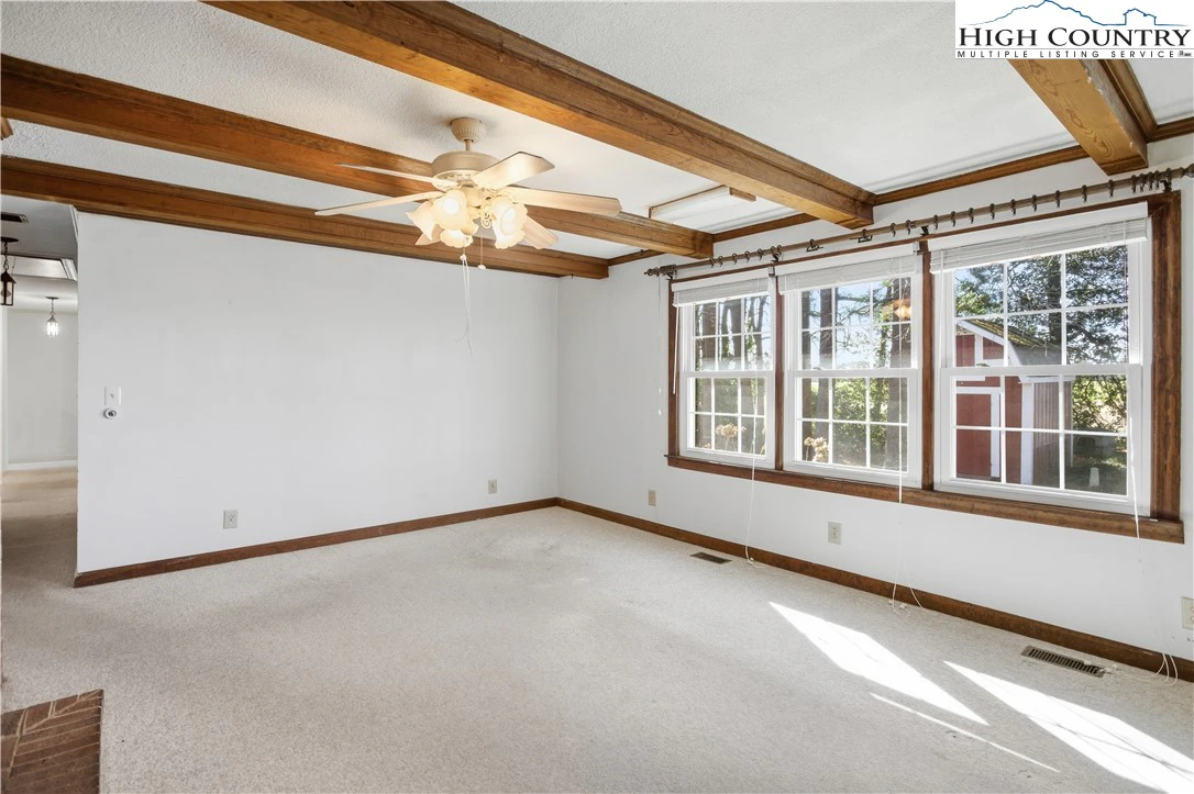Image number 8 for the current listing