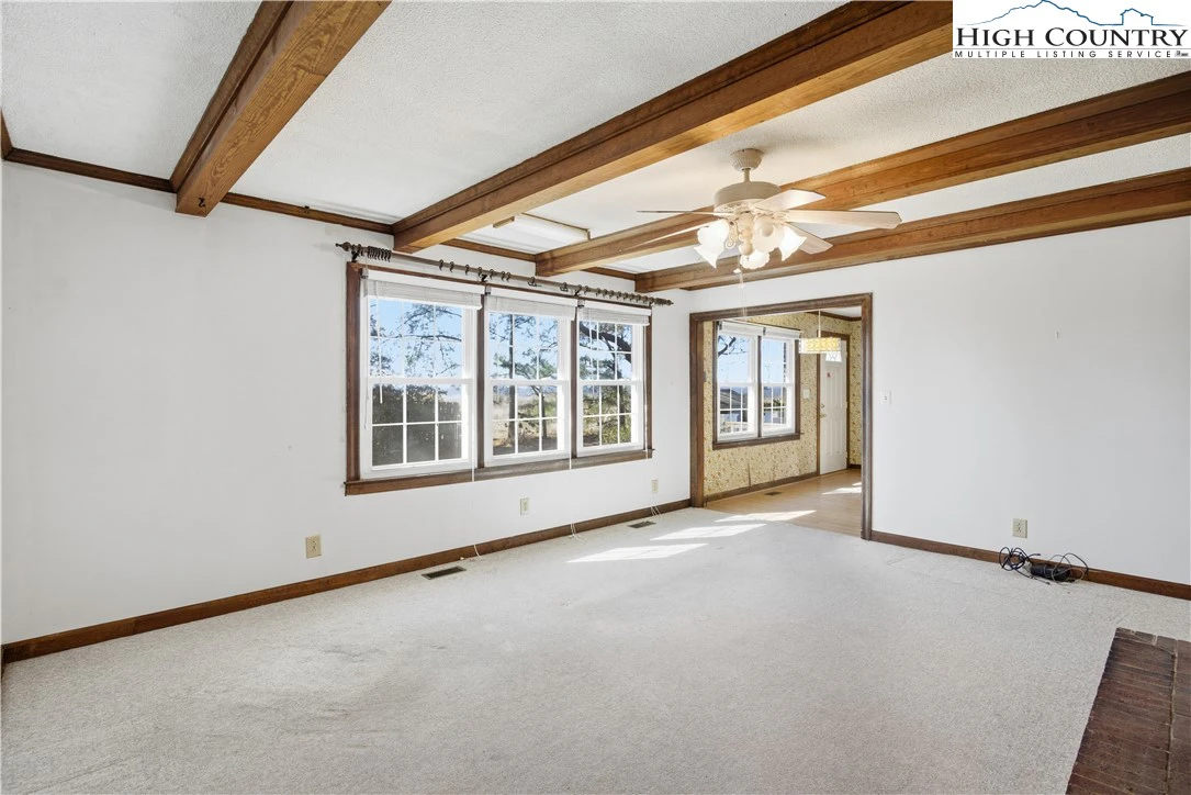 Image number 9 for the current listing