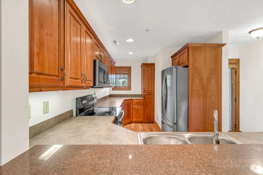 Image number 8 for the current listing