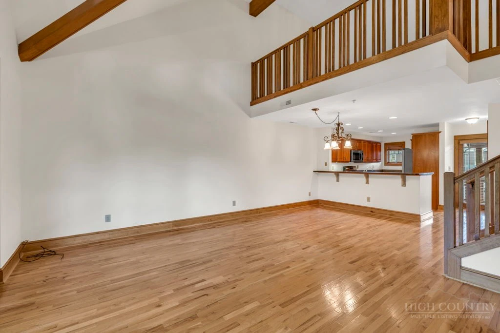 Image number 5 for the current listing