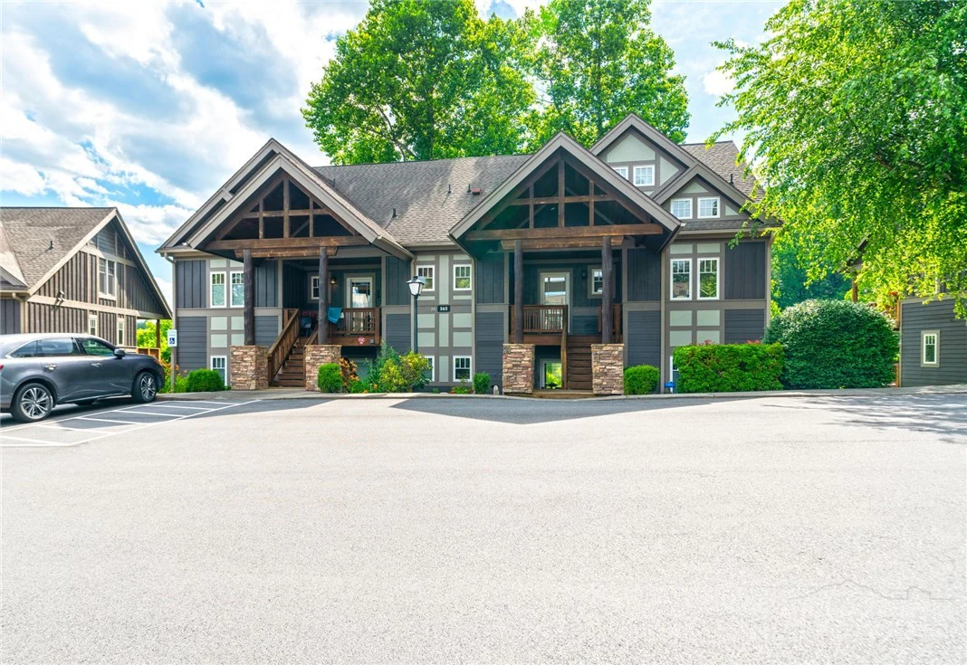 Image number 2 for the current listing