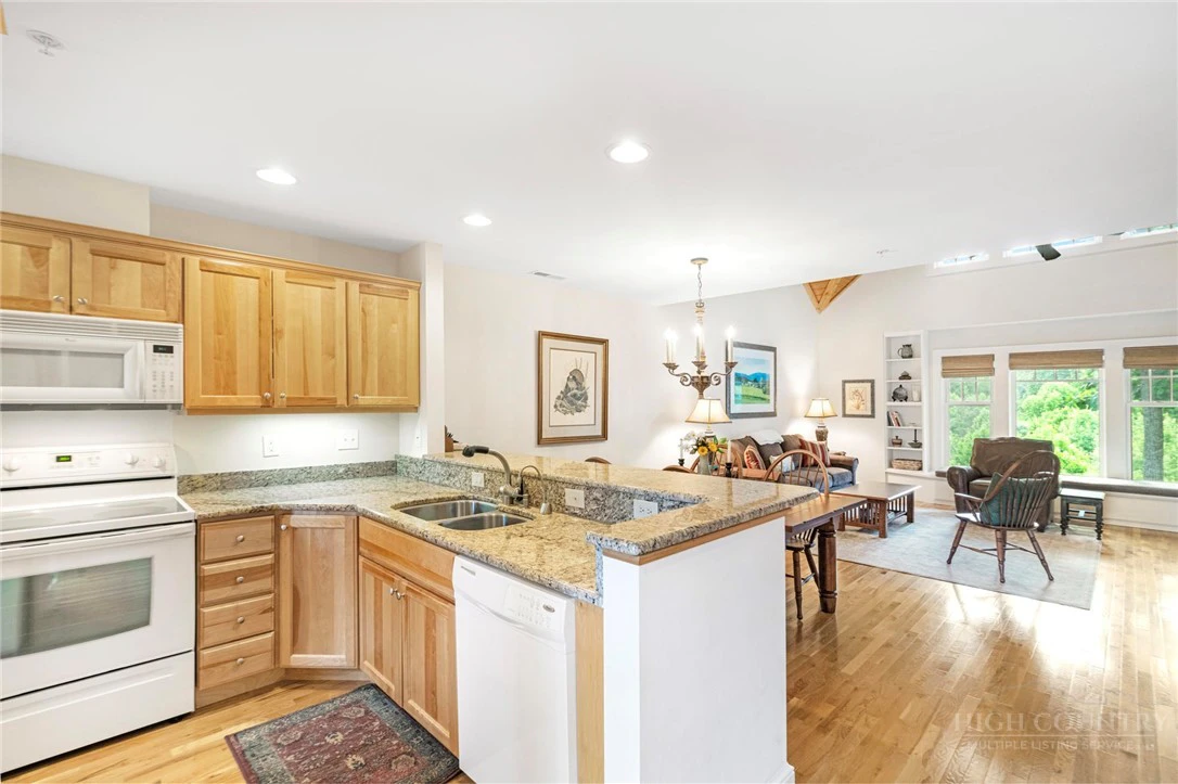 Image number 6 for the current listing