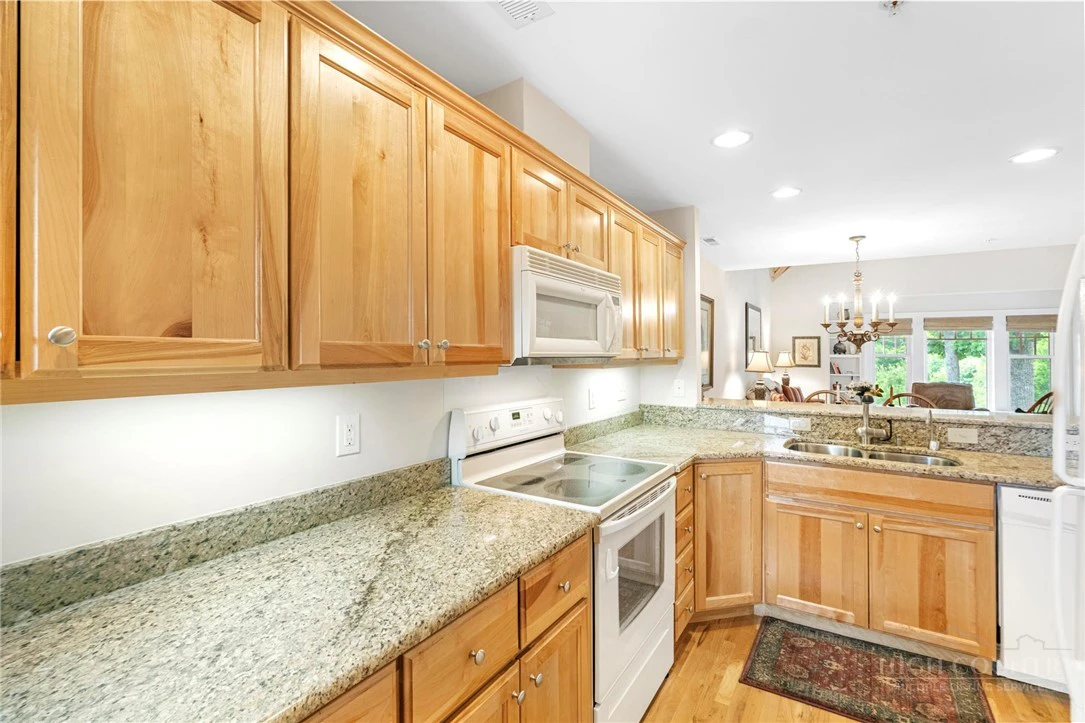 Image number 9 for the current listing
