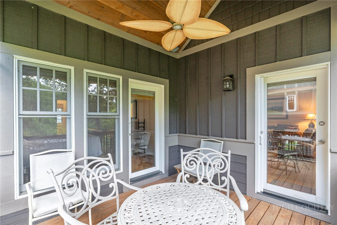 Image number 16 for the current listing