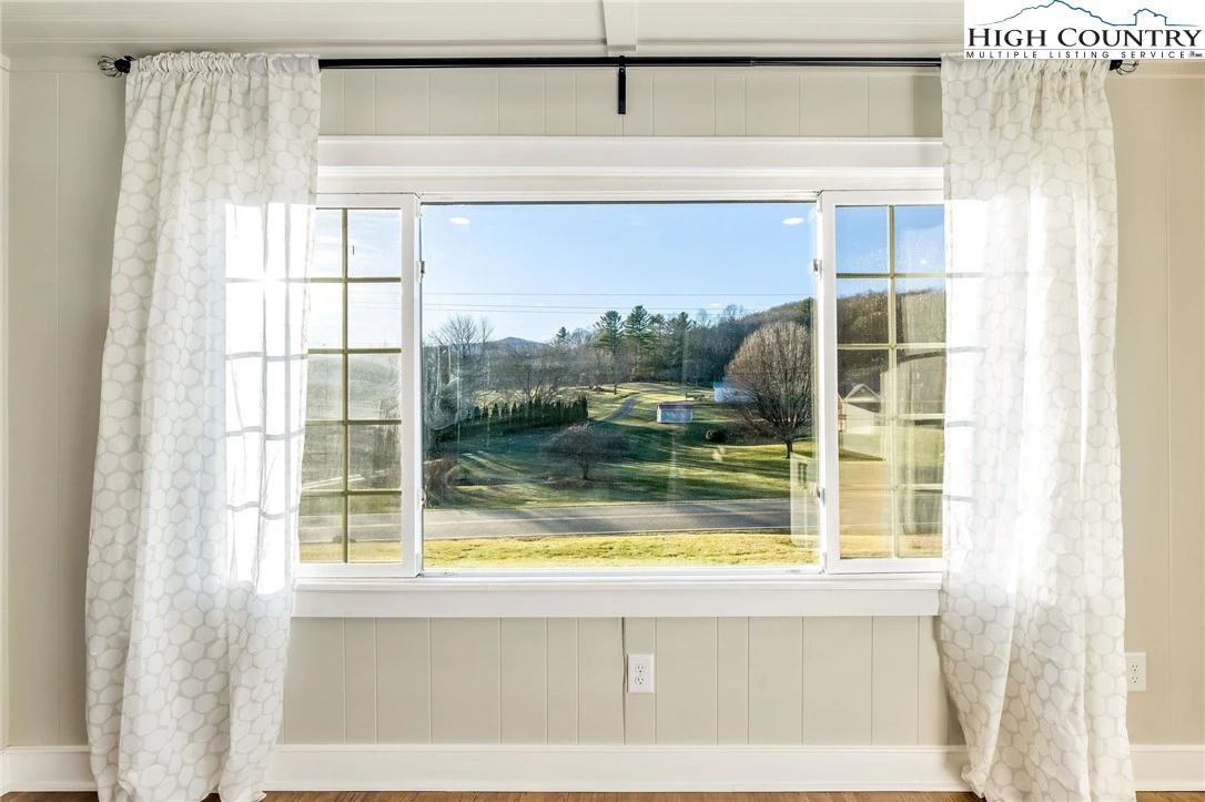 Image number 6 for the current listing