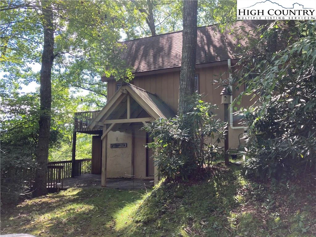 Image number 1 for the current listing