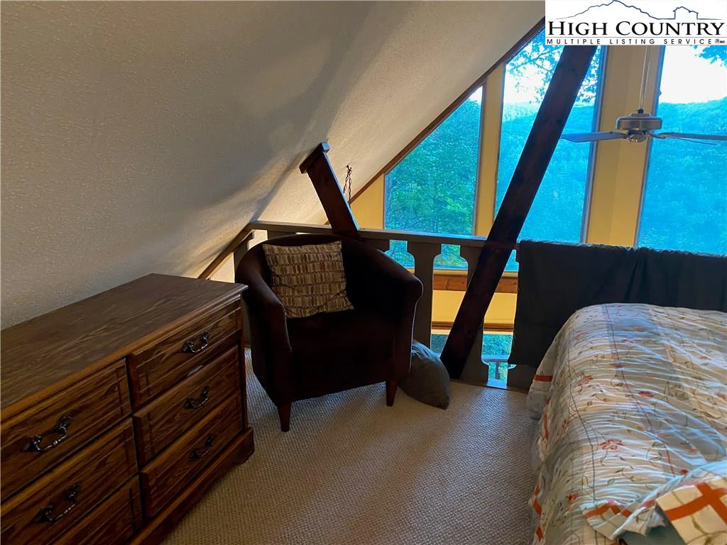 Image number 10 for the current listing