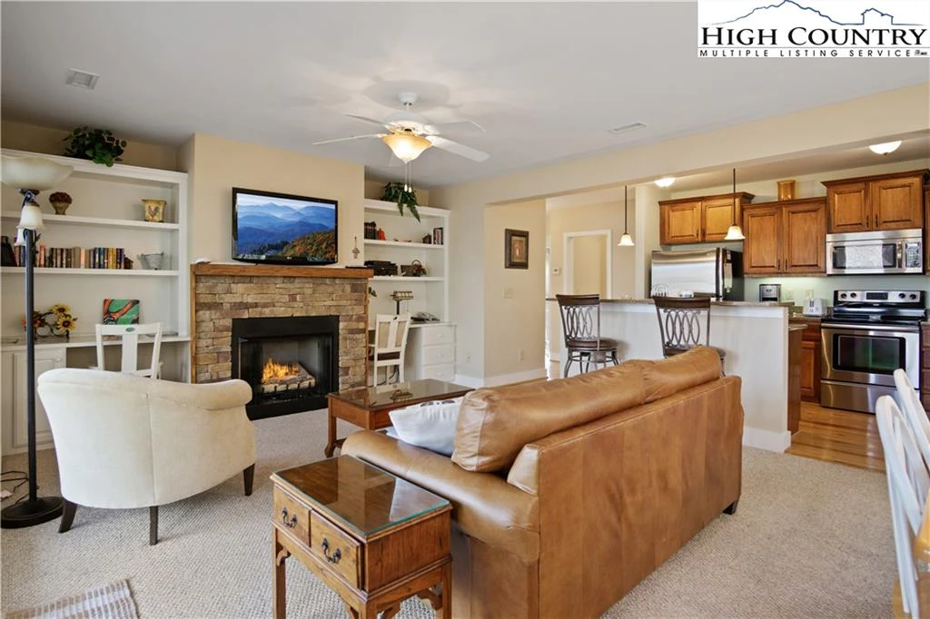 Image number 20 for the current listing