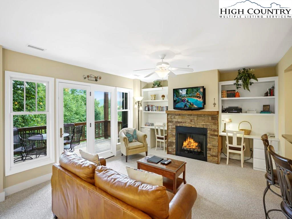 Image number 19 for the current listing