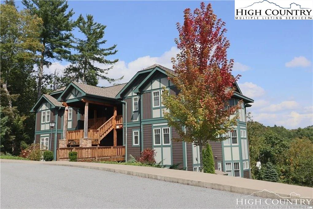 Image number 1 for the current listing