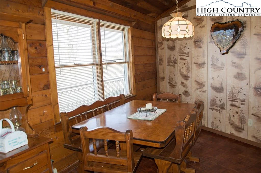 Image number 2 for the current listing