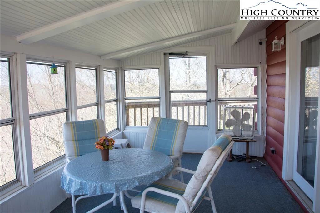 Image number 10 for the current listing