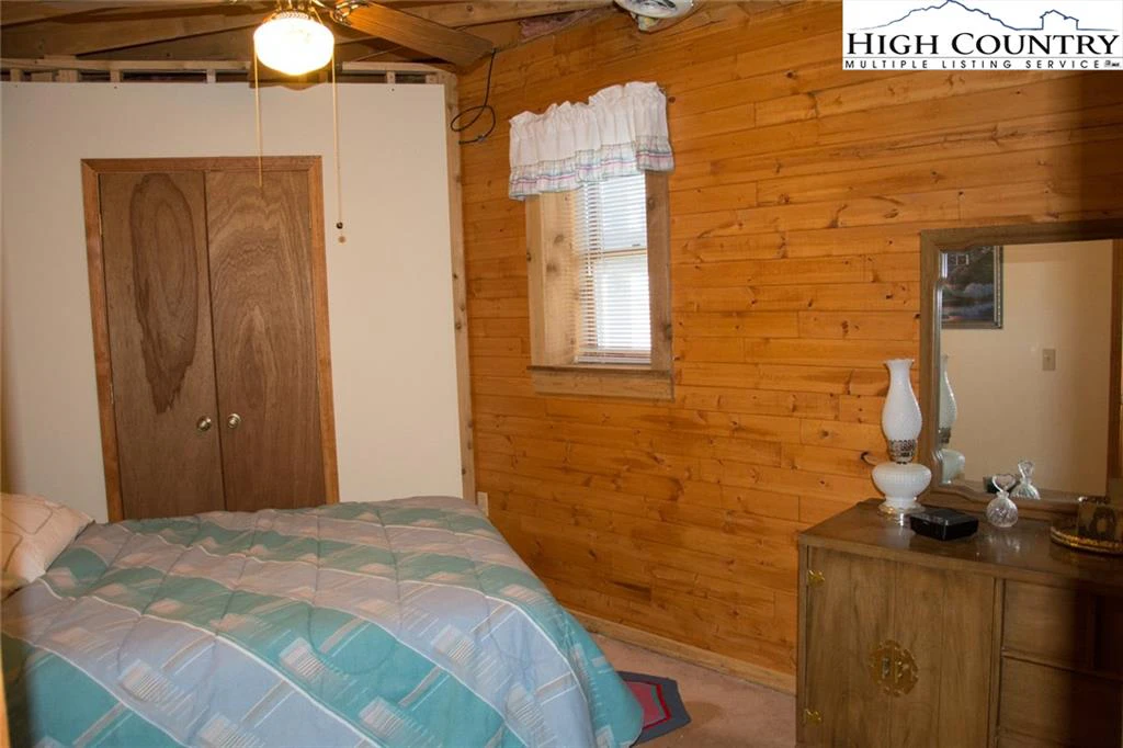 Image number 8 for the current listing