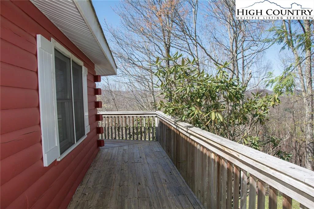 Image number 19 for the current listing