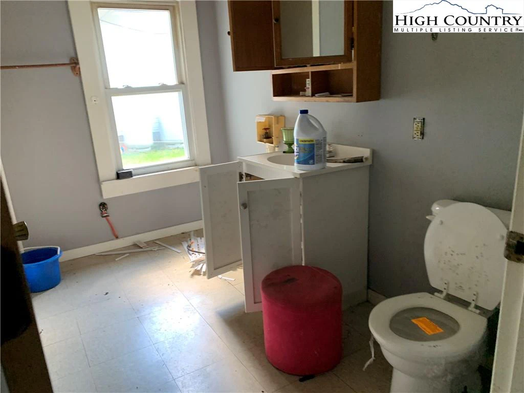 Image number 7 for the current listing