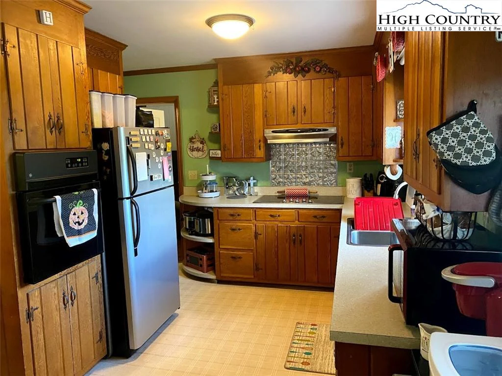 Image number 4 for the current listing