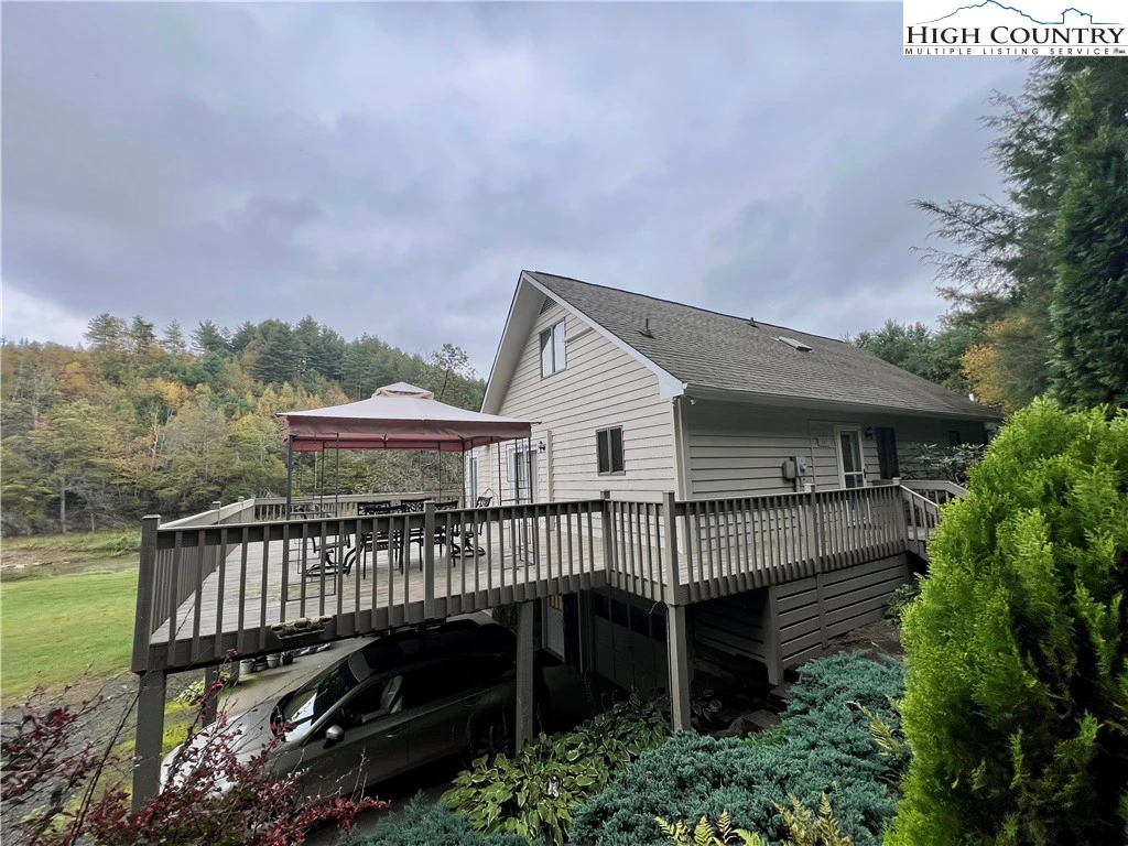Image number 19 for the current listing
