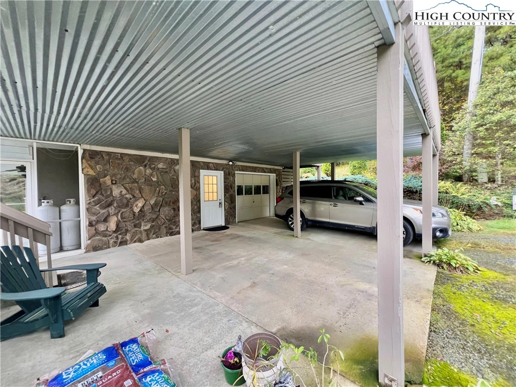 Image number 4 for the current listing