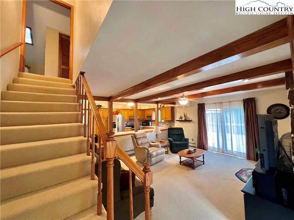 Image number 2 for the current listing