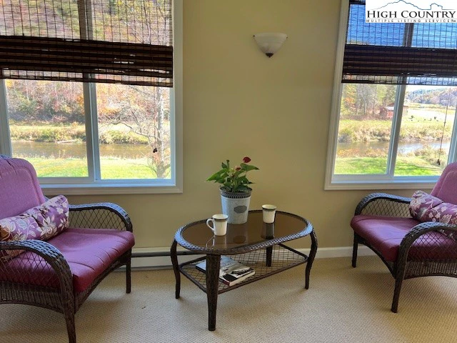 Image number 14 for the current listing
