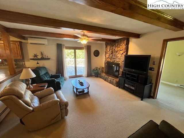 Image number 13 for the current listing