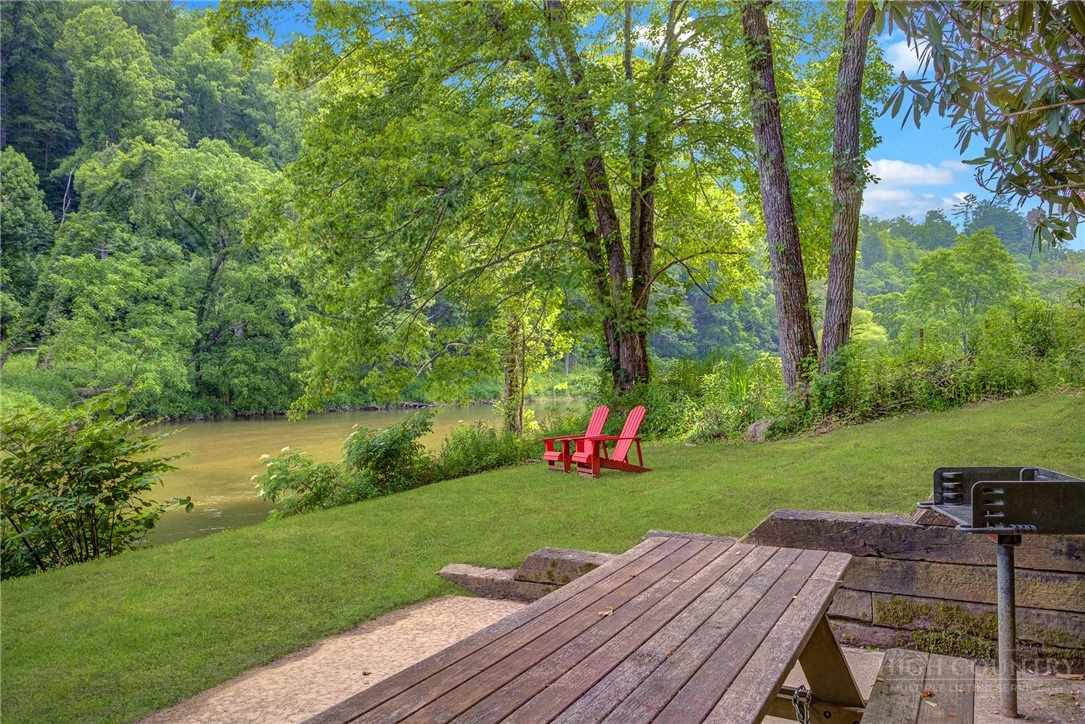 Image number 3 for the current listing
