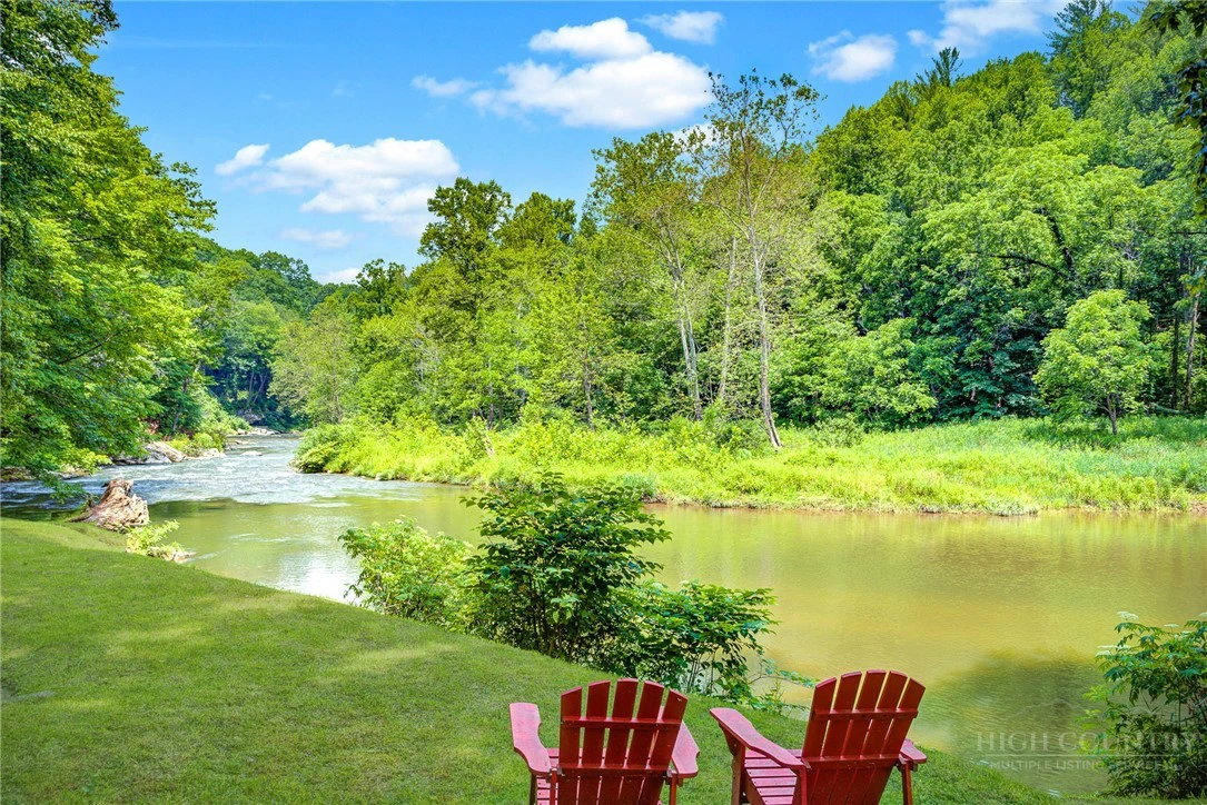 Image number 2 for the current listing