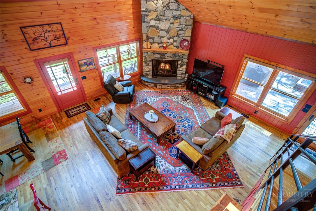 Image number 14 for the current listing