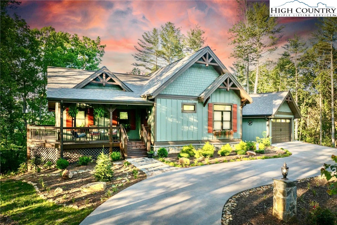 Image number 1 for the current listing