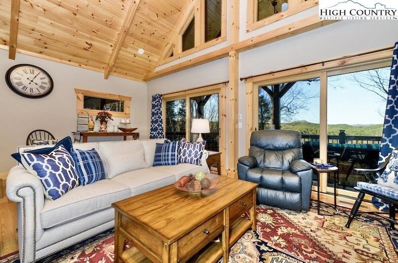 Image number 13 for the current listing
