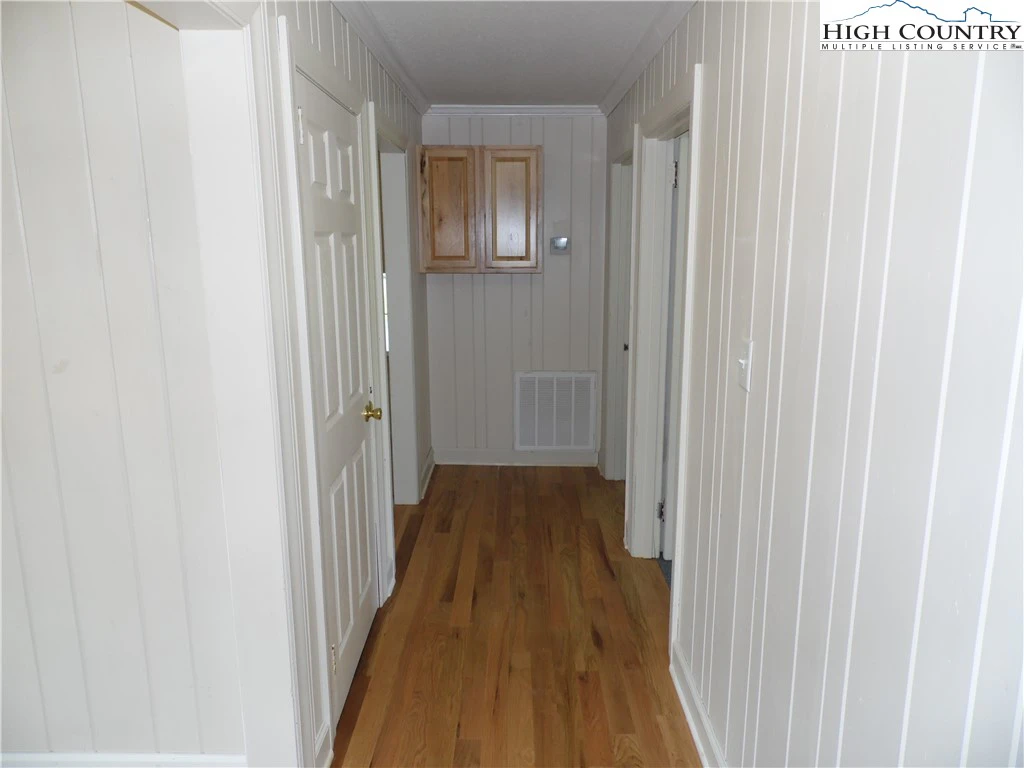 Image number 6 for the current listing