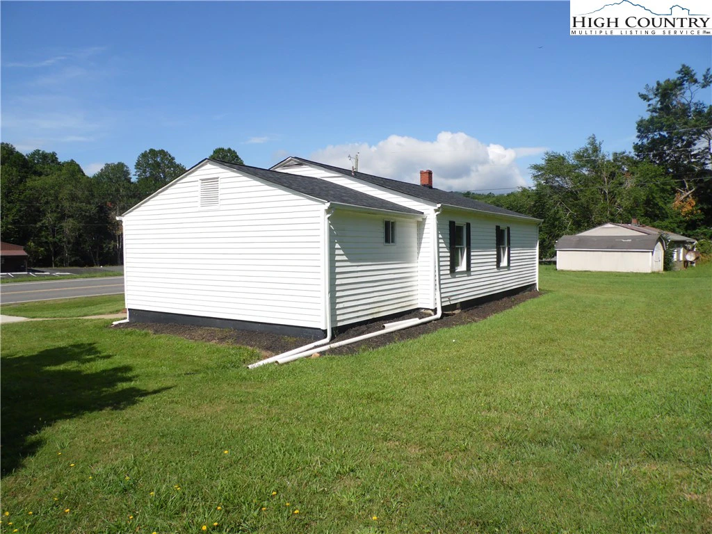 Image number 13 for the current listing
