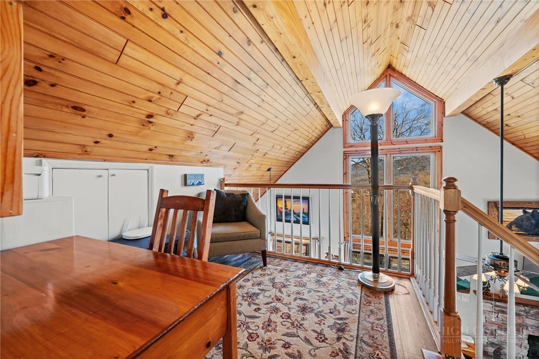 Image number 13 for the current listing