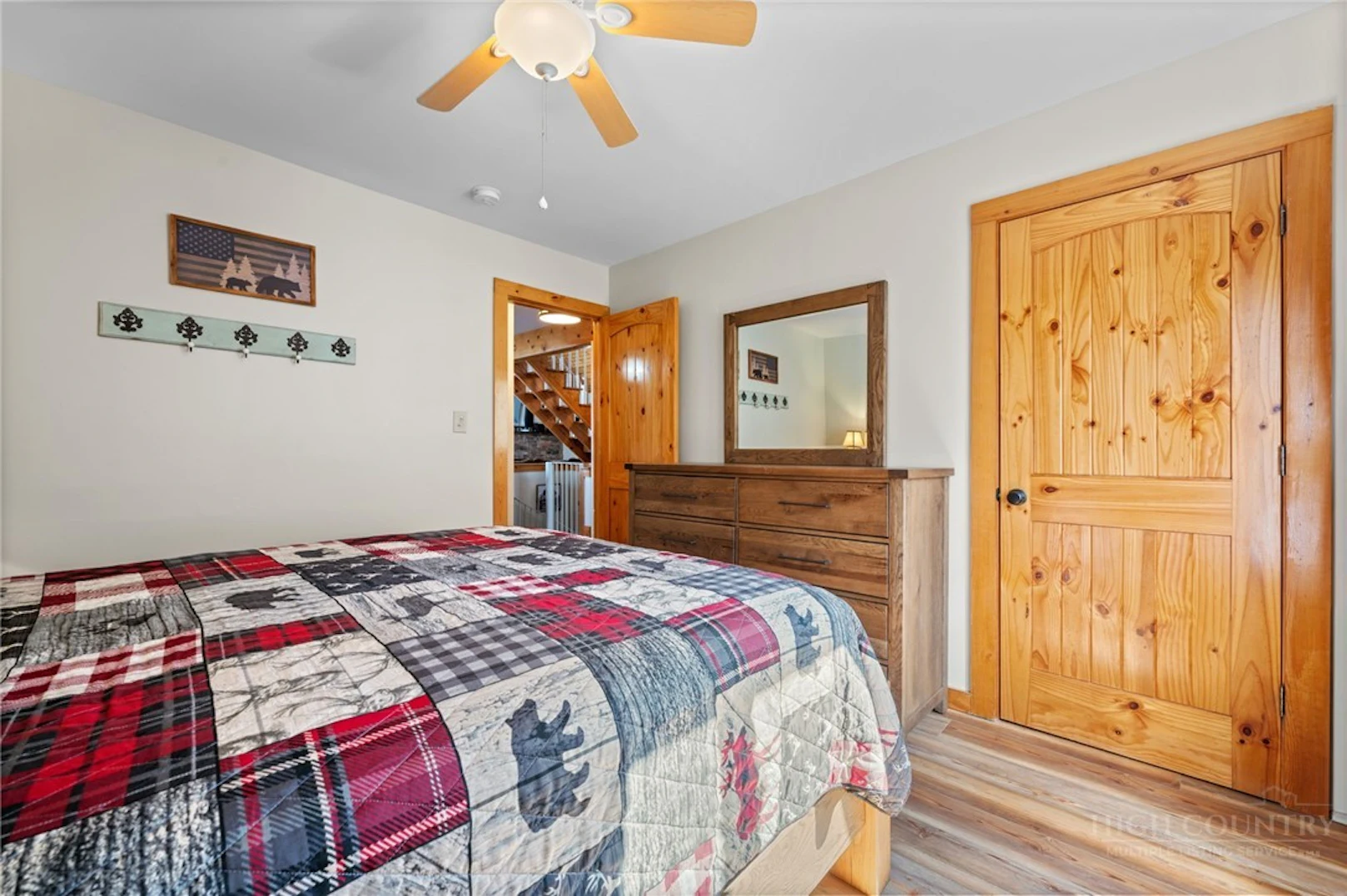 Image number 5 for the current listing