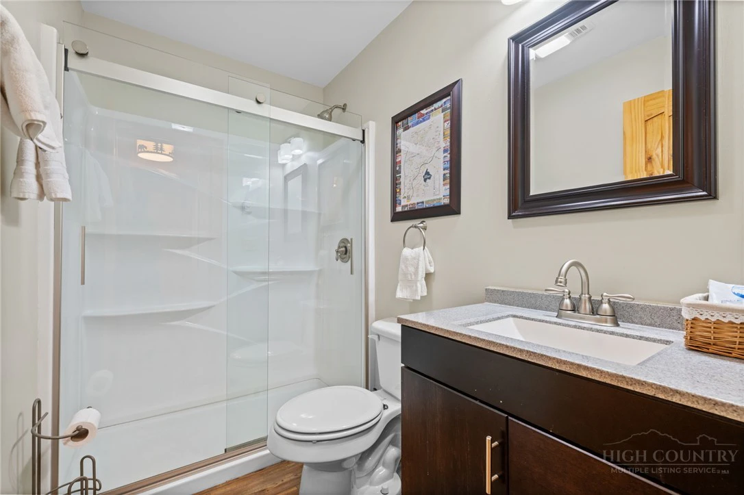 Image number 6 for the current listing
