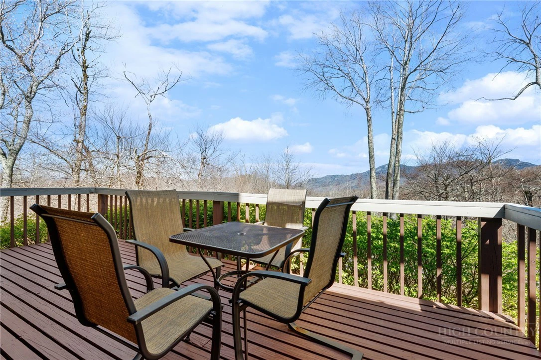 Image number 19 for the current listing