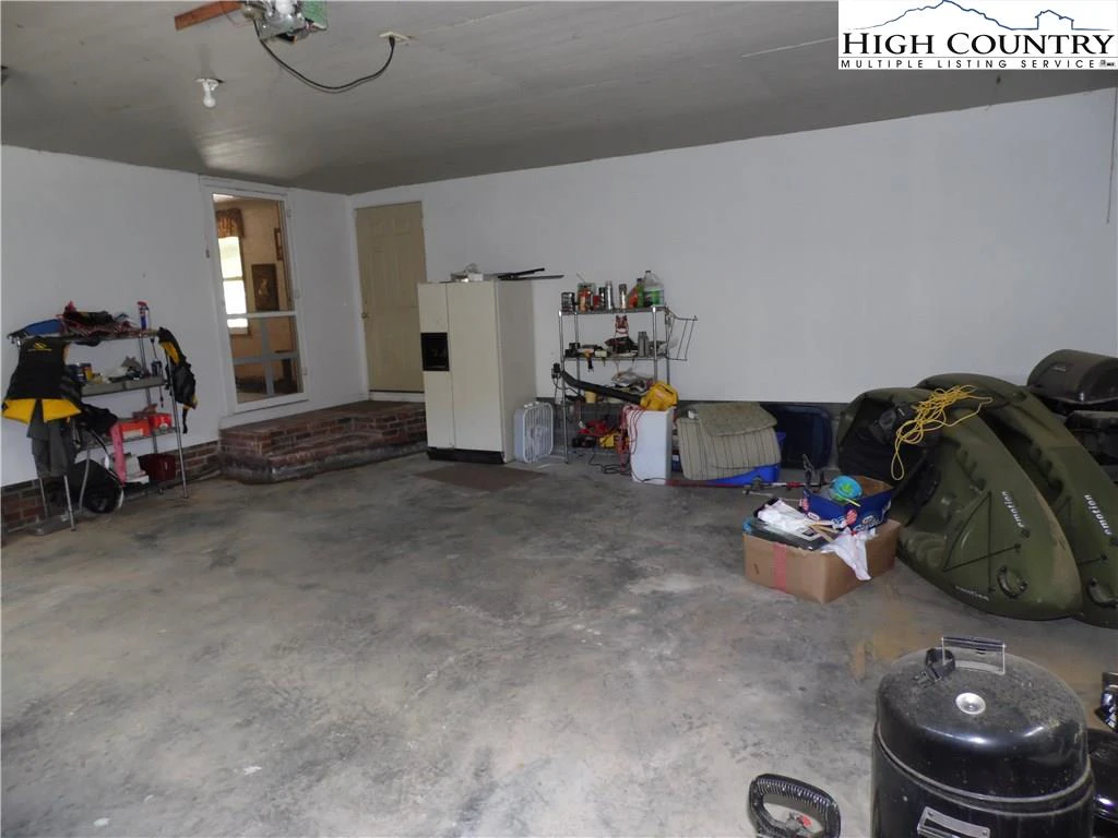 Image number 3 for the current listing