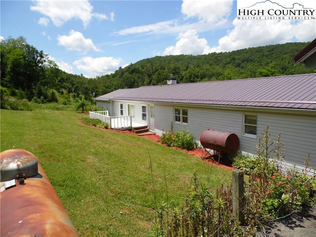 Image number 16 for the current listing