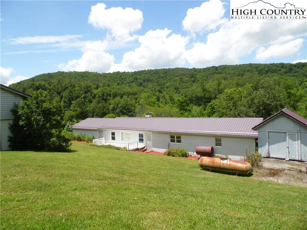 Image number 17 for the current listing